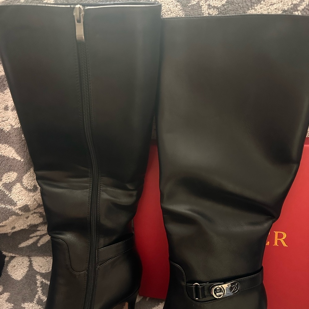 Black Knee-High Leather Boots - Picture 3 of 3